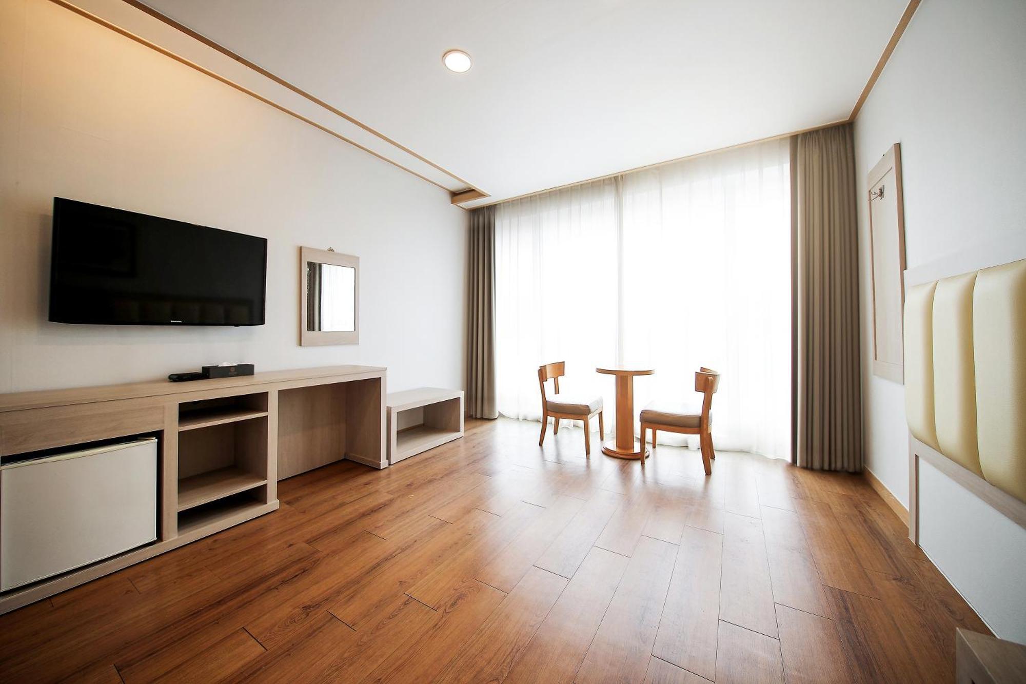 Shin Shin Hotel Jeju City Exterior photo